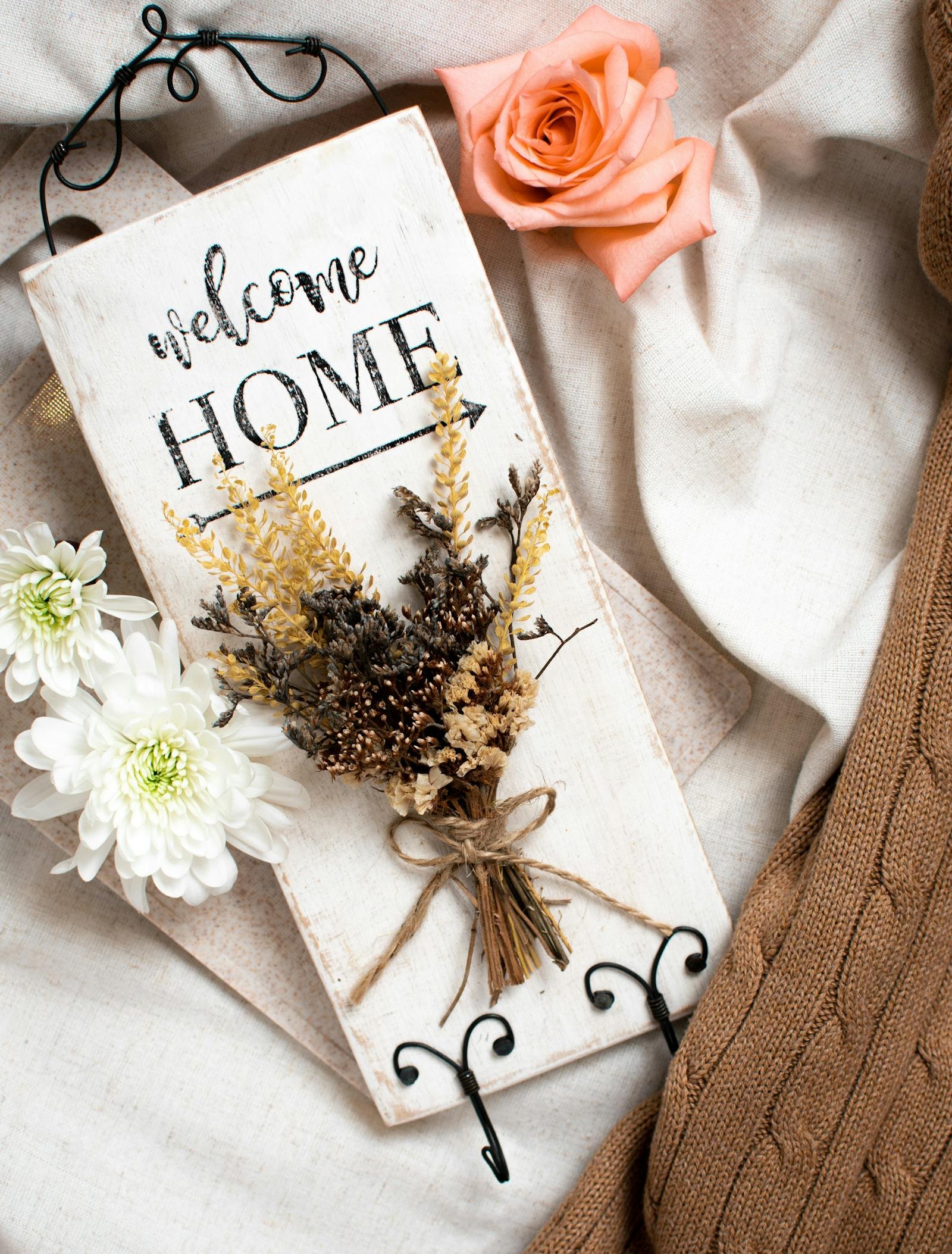 Why Airbnb reassures so much in the first seconds